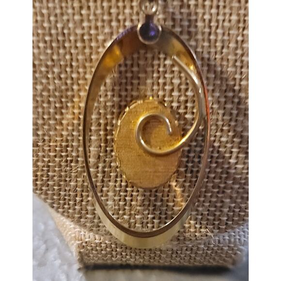 Vintage Gold Tone Necklace with Floral Pendant - Picture 4 of 4